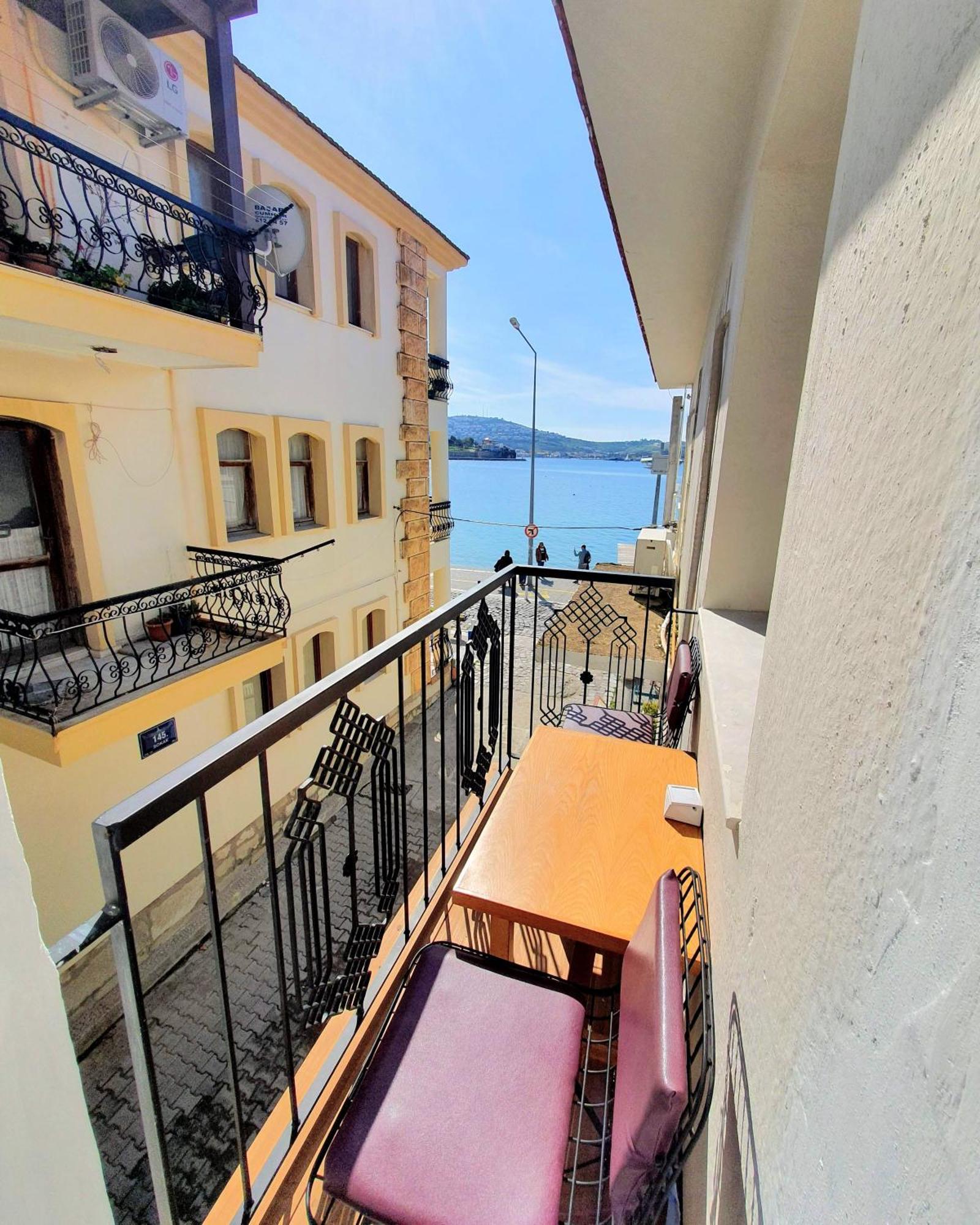 Midilli Konak Foça Buitenkant foto