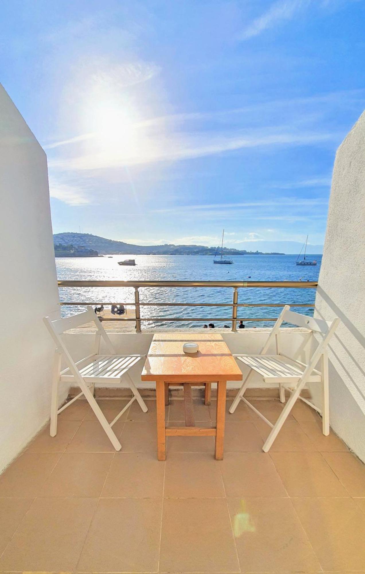 Midilli Konak Foça Buitenkant foto
